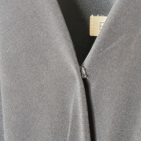 BCBGeneration Sleeveless Drape Pocket Midi Dress - Picture 9 of 12